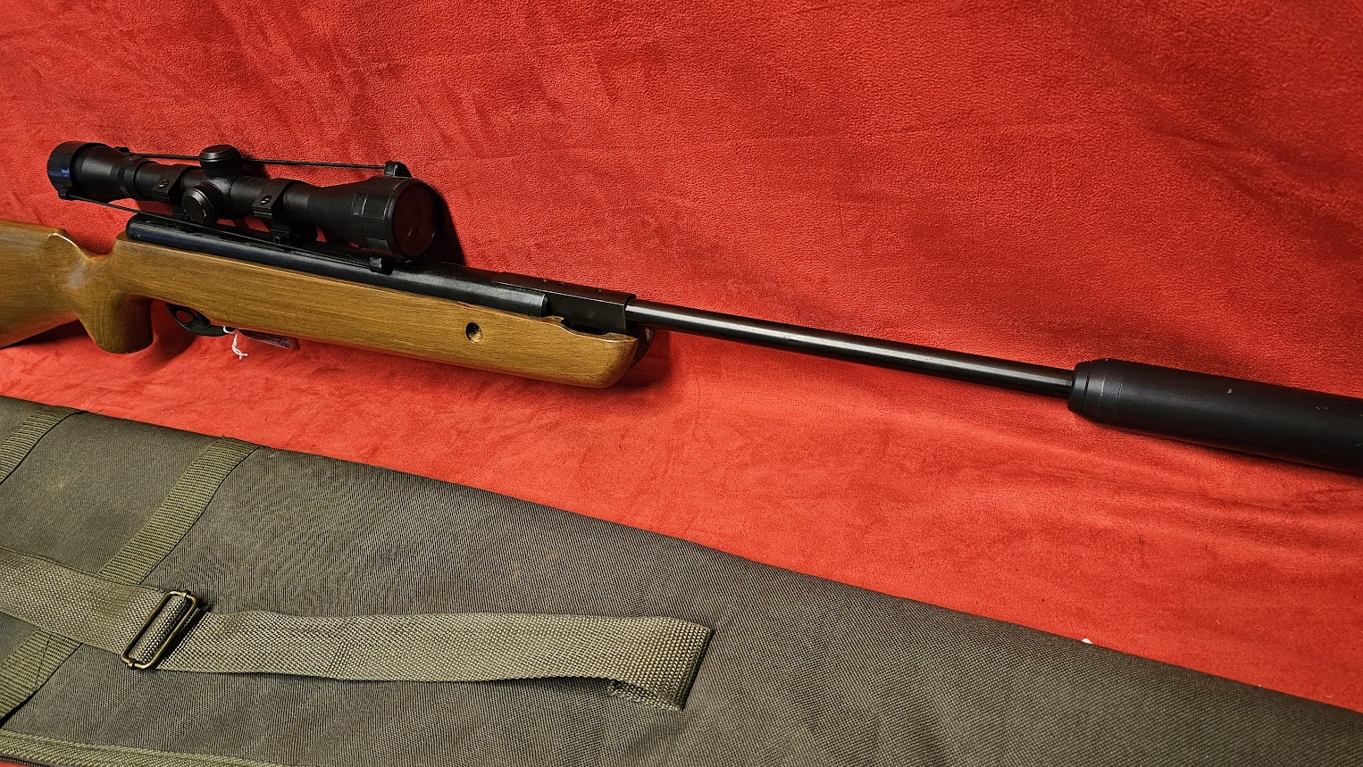 Supergrade XS19 .22 Air Rifle with scope, silencer and slip - Image 3