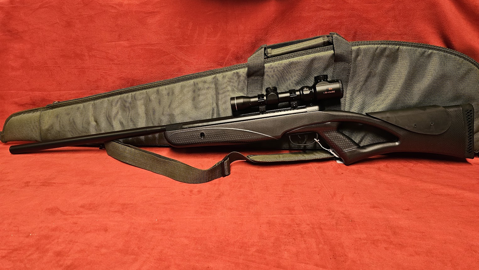Remington NPSS .22 Air Rifle with Scope and Slip - Image 2