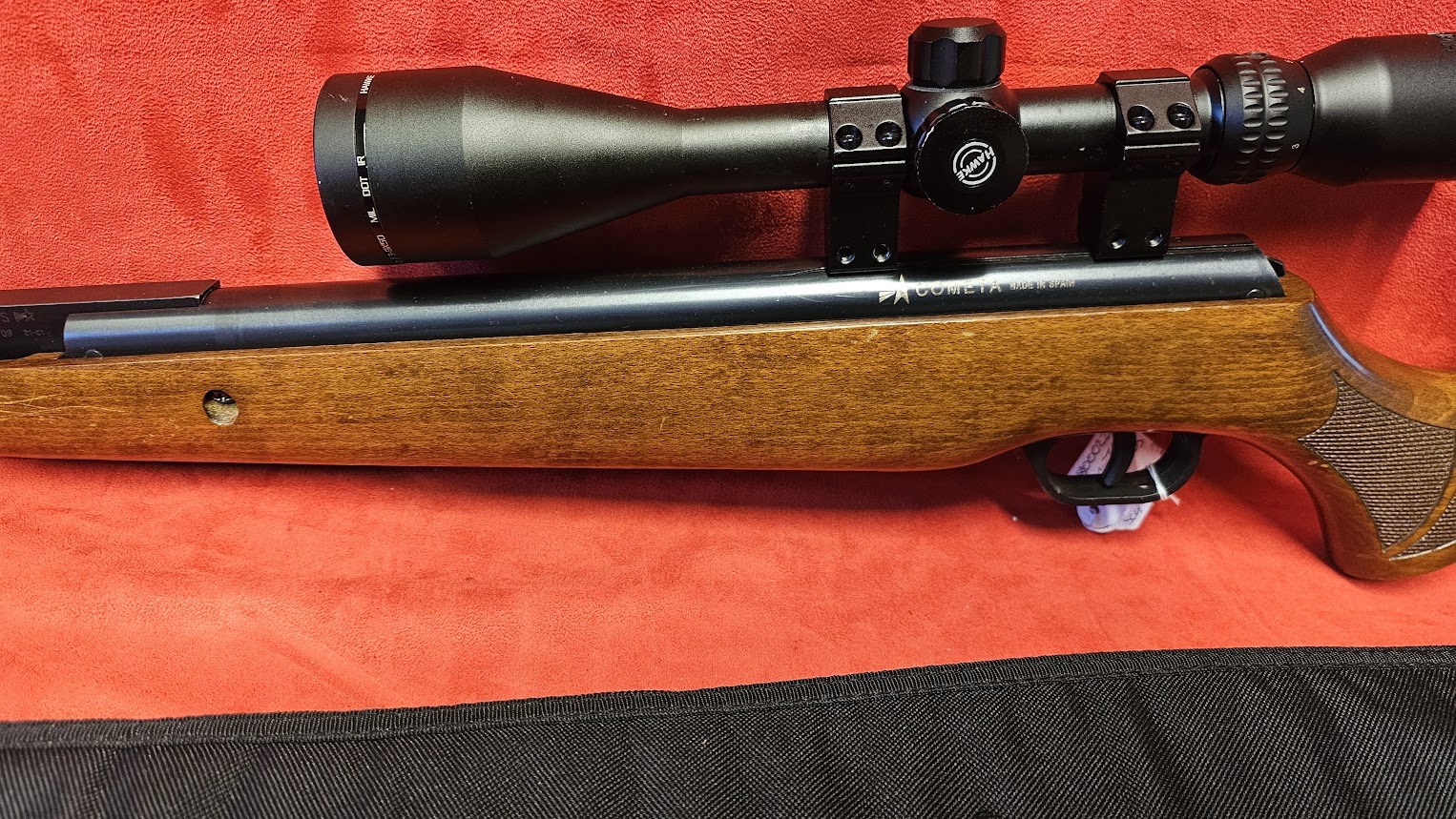 Cometa Fenix 400 USC .22 Air Rifle with Hawke Scope and Slip - Image 6