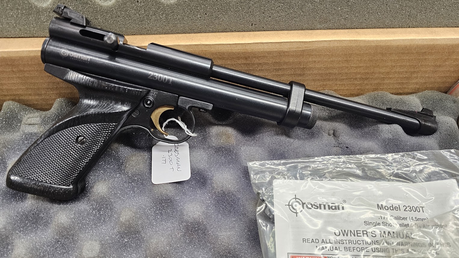 Crosman 2300T .177 Co2 Air Pistol ( Target model )