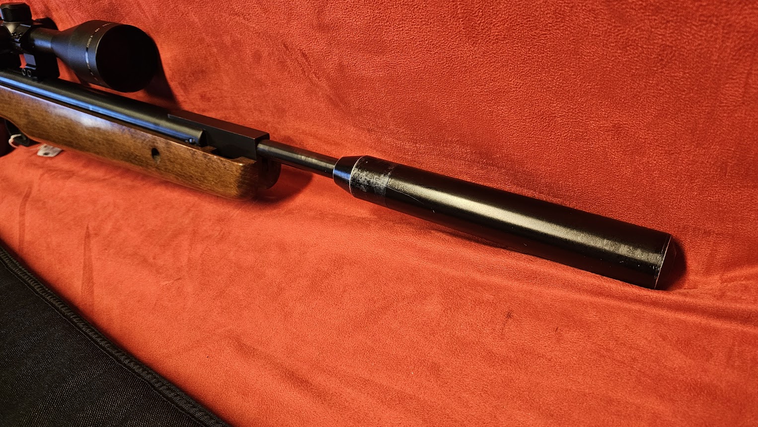 Cometa Fenix 400 USC .22 Air Rifle with Hawke Scope and Slip - Image 2